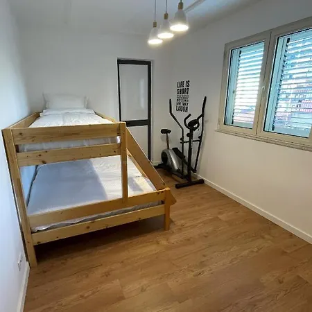 Proper 1 Apartman Tirana