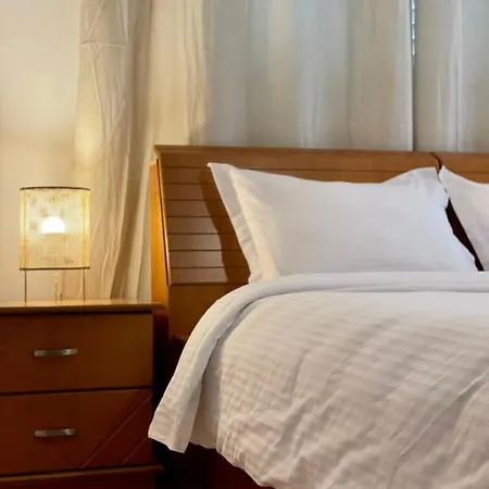 Proper 1 Apartment *