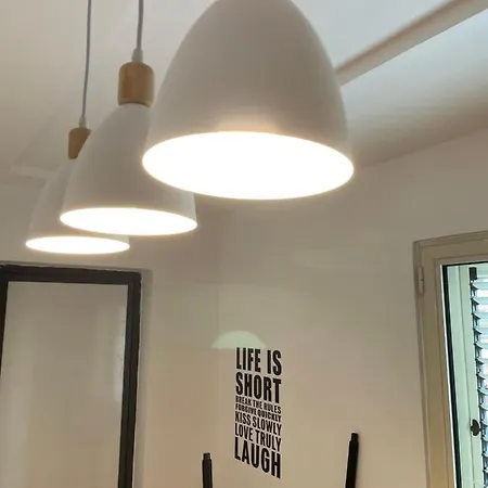 Proper 1 * تيرانا