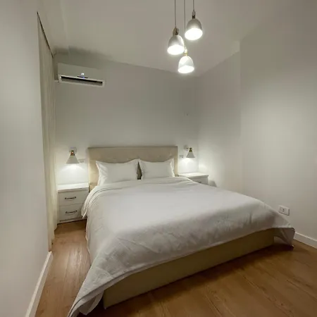 Proper 1 * טיראנה